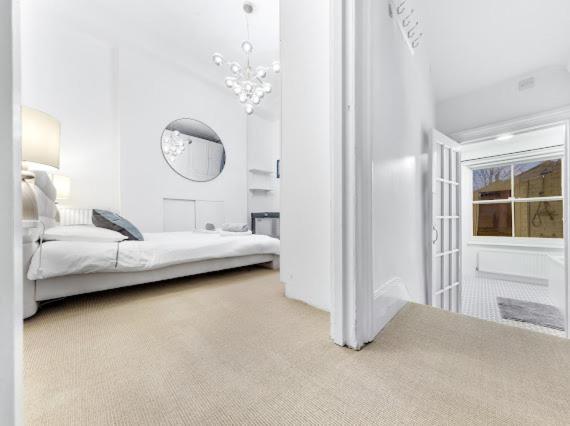 Portobello Large Snug Лондон Екстериор снимка