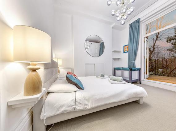 Portobello Large Snug Лондон Екстериор снимка
